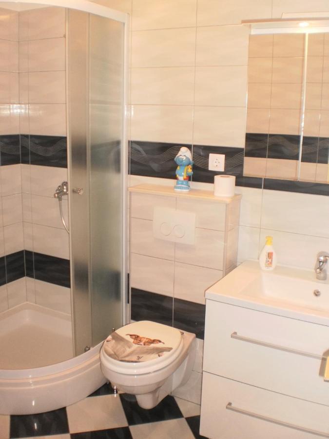 Apartment Lana Омиш Экстерьер фото