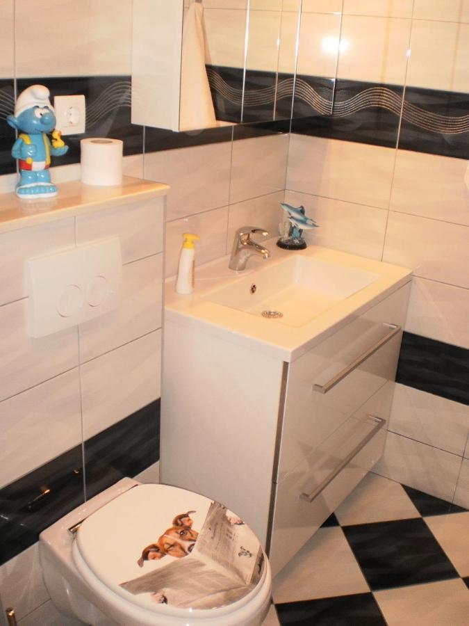 Apartment Lana Омиш Экстерьер фото