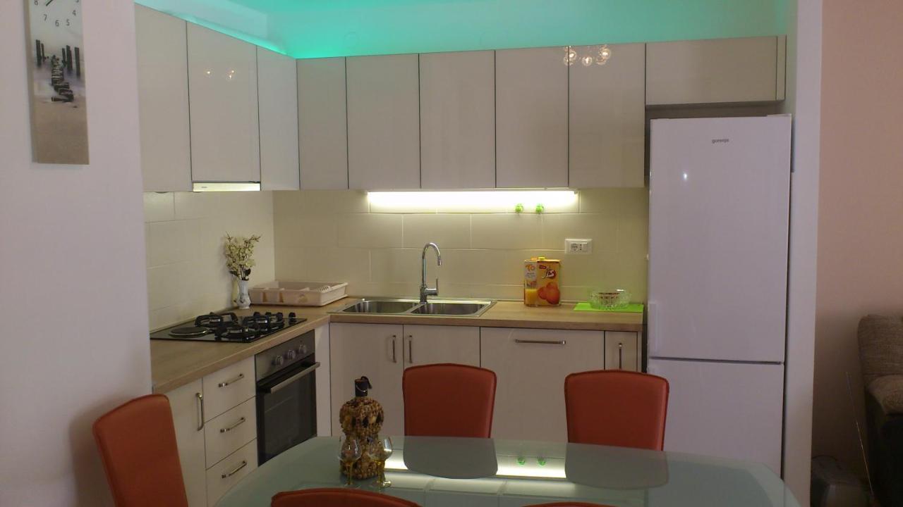 Apartment Lana Омиш Экстерьер фото